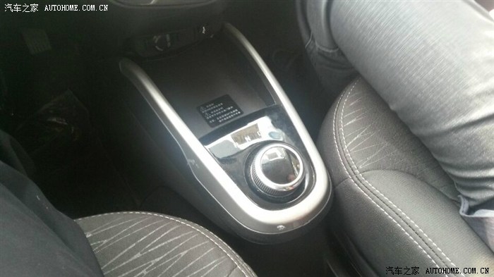 【图】看长安致尚XT 偶遇新奔奔旋钮自动挡苹