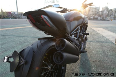 黑衣魔王!入手Ducati Diavel Dark!偶遇汽车之家