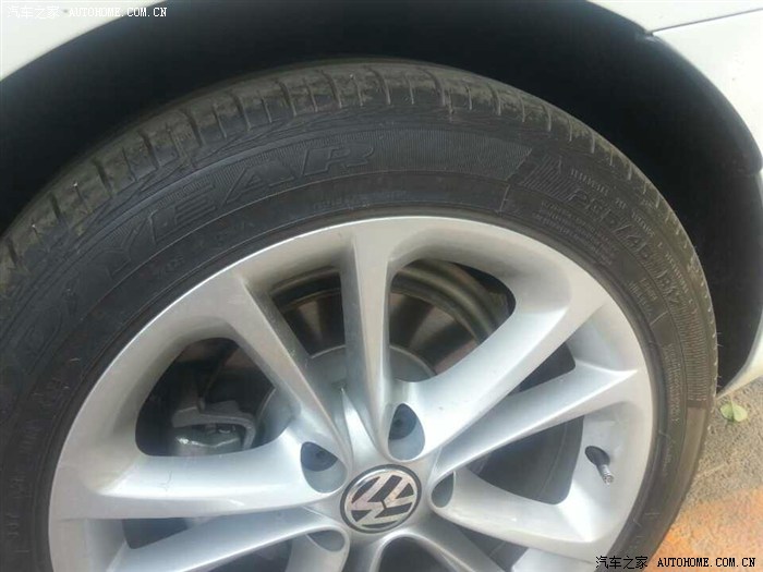 出售跑了1万公里左右的四个原厂轮毂和胎!