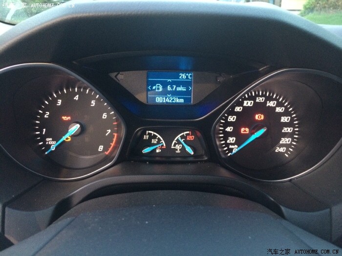 【图】新福克斯1.6mt700公里跑长途_福克斯论