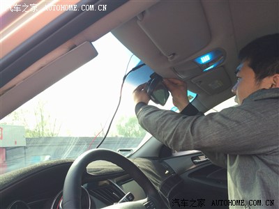 签儿哥为低配车主带来福音-电子防炫目后视镜