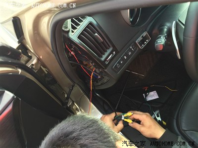 签儿哥为低配车主带来福音-电子防炫目后视镜