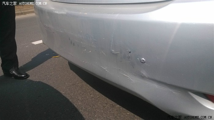 【图】小福轻度追尾卡骡拉,完败?