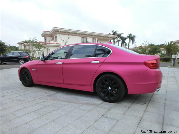 中国湛江首台玫红色bmw530曝光