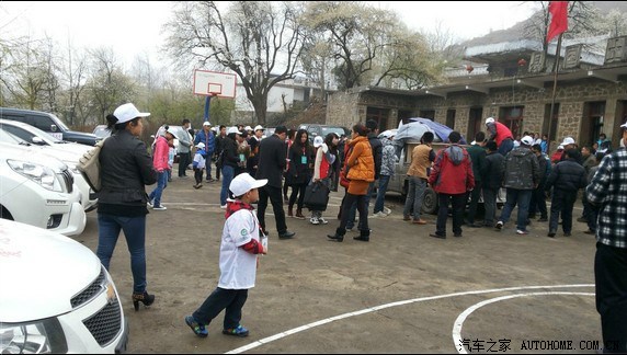 【图】《3月22日 盘龙营发小学爱心捐赠活动》