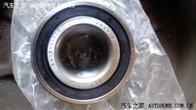 图 更换右后轮轴承,证实小七有后桥确实有问题.