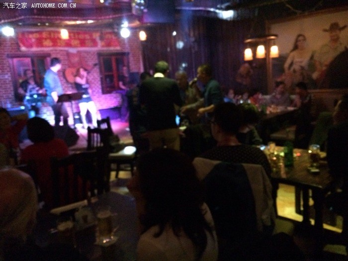 【图】这个点一个人在酒吧