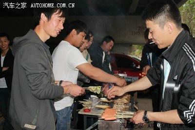 秦皇岛悦行族--出彩中国人,助力足球年。_悦翔