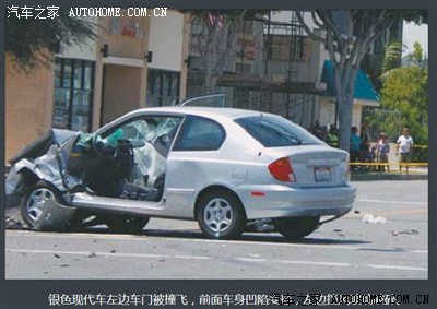 中国留美男生驾法拉利遭遇车祸身亡