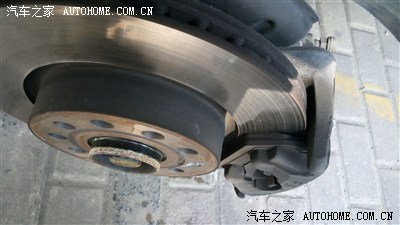 刹车片怎么看磨损程度