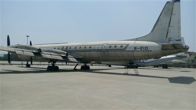 中国民航大学停机坪上的那些老飞机