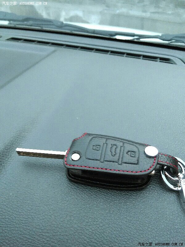 改下标题,车门做过钣金,现在门内侧爆漆大家进