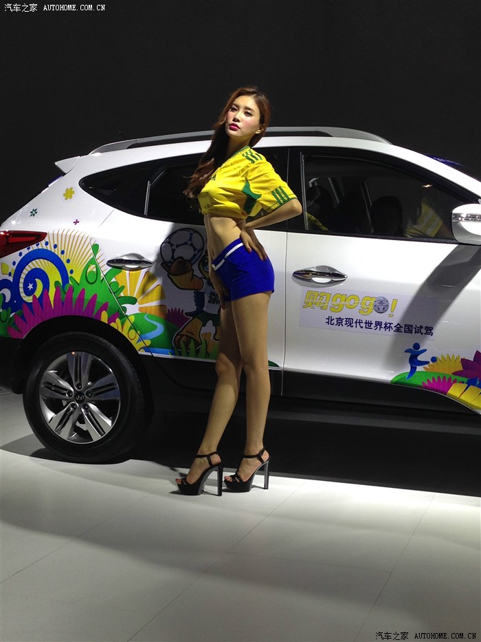 【图】今天车展好多美女在搞车贷哦随便发两银行老l图片