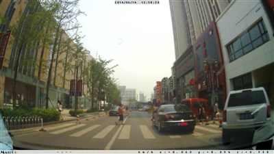 刚刚在唐山万达后身那条街上遇到碰瓷儿的,大