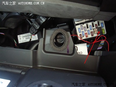 福特翼博保险盒取电安装行车记录仪