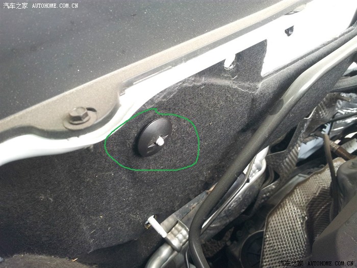 【图】发动机舱里的隔热棉有好几个螺丝没有螺