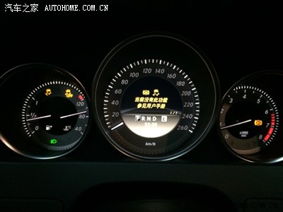2012奔驰c200豪华,一启动abs灯亮!