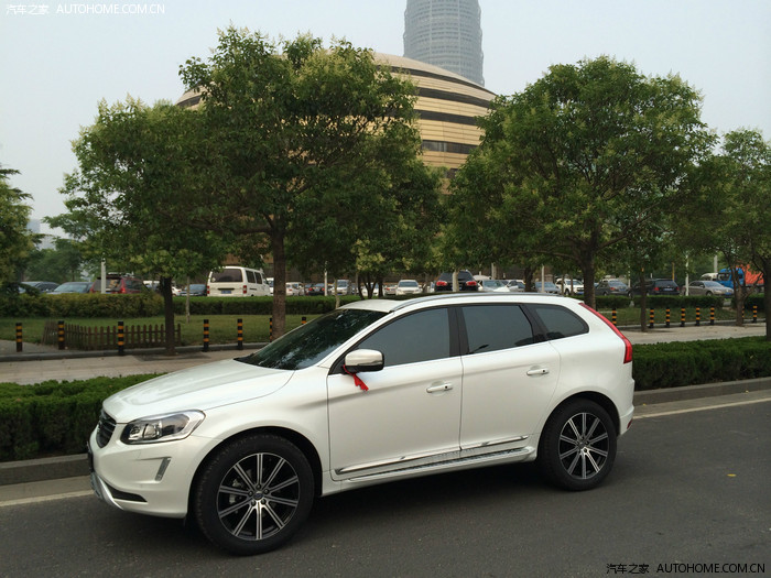 白驹过隙水晶白沃尔沃xc60t6智逸及20轮毂北极星作业
