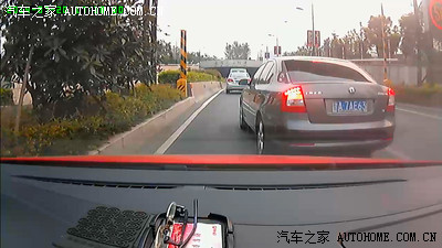 柯达浙A7AE63肇事逃逸,交警通知他到交警队处