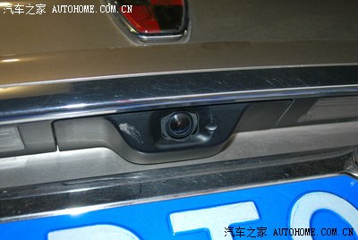 更换荣威550原厂倒车摄像头汇报作业多图