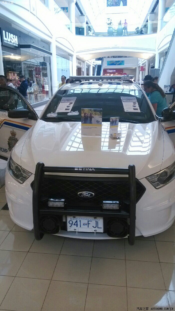 加拿大的福特金牛座警车