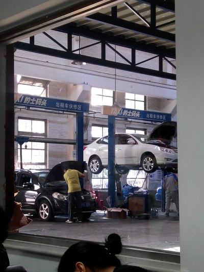 换了索八17寸轮毂的小白悦登场啦,出原厂轮毂