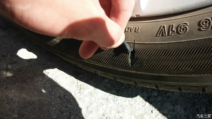 【图】新卡轮胎胎壁被刮伤,求大神帮忙看看如