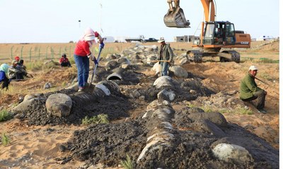 空气悬挂汉兰达 10万公里作业 阿拉善英雄会【