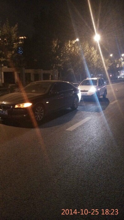 x1追尾宝马530