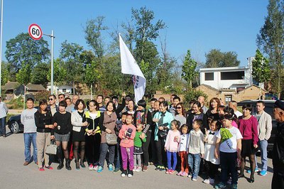 【洛阳车友会】下乡送温暖助教摘苹果大型自驾