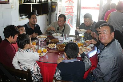 【洛阳车友会】下乡送温暖助教摘苹果大型自驾