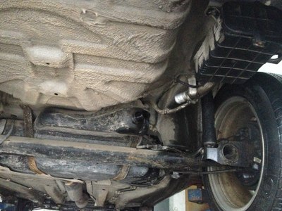 【图】奇瑞风云2油箱与加油口软连接破裂_风