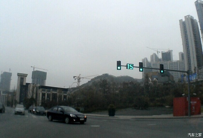 【图】没有摄像头的地方就可以不按车道行驶并