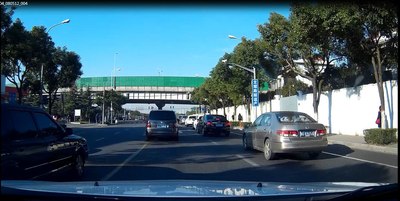 沪ARN123桑塔纳3000逆行+转弯道直行+闯红