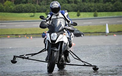 夏萌鳄鱼先生大排量摩托车刹车技巧详解之:如