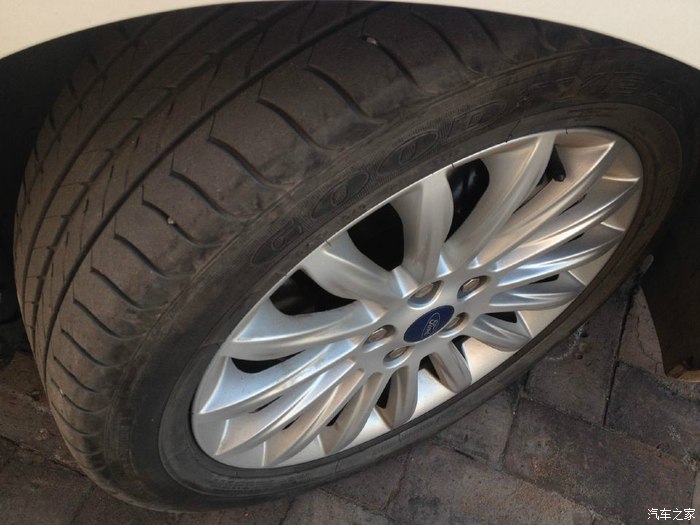 【图】致胜2.0T豪华原车17寸轮毂轮胎四个,加