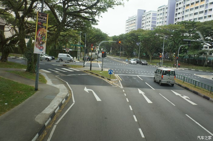 对新加坡汽车道路交通的观察和思考