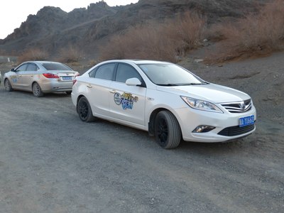 《新疆逸动车友会》知音伙伴自驾托克逊克尔碱