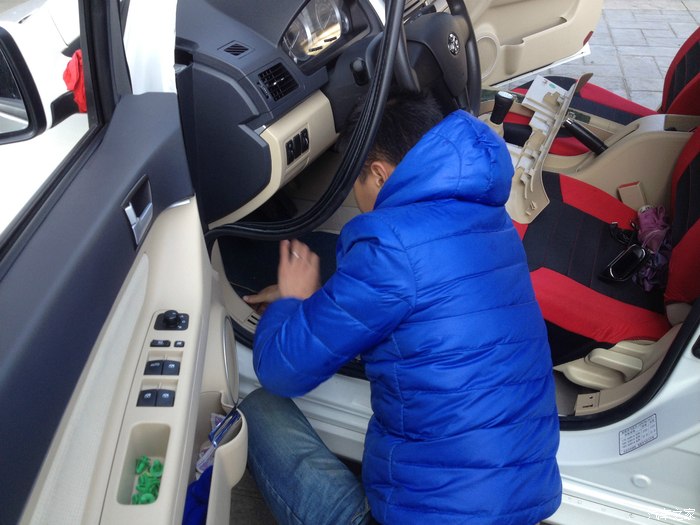 【图】E130三厢安装倒车雷达_北京汽车E系列