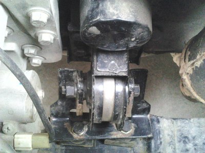 【图】给云1的发动机装前机脚胶_旗云1论坛