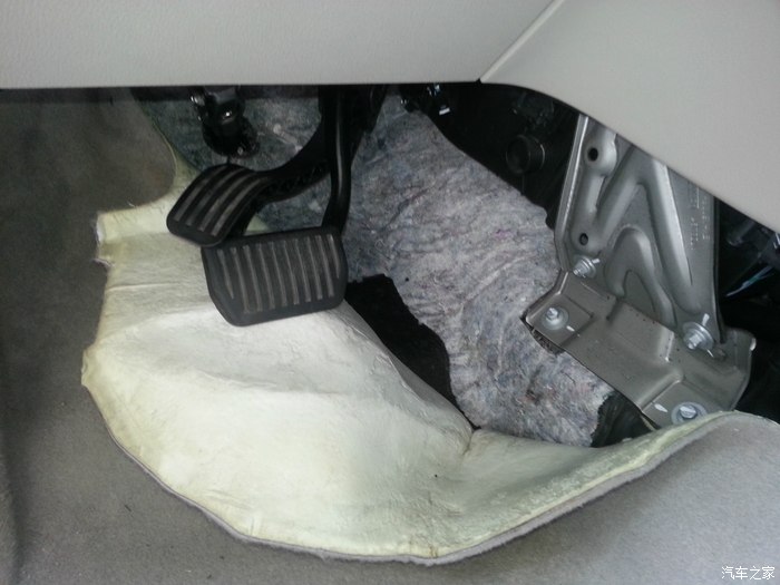 【图】lj福特。天窗排水管竟然一直没有接好。