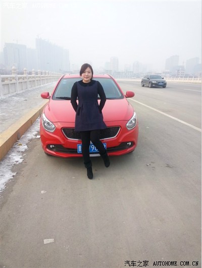媳妇与小姨子当车模, 各种性感照片劲爆来袭!