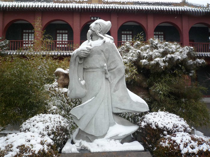 地白风色寒,雪花大入手-雪天游太白楼!