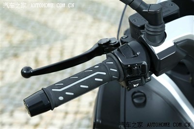 图赏--2014款川崎首款J300踏板车!