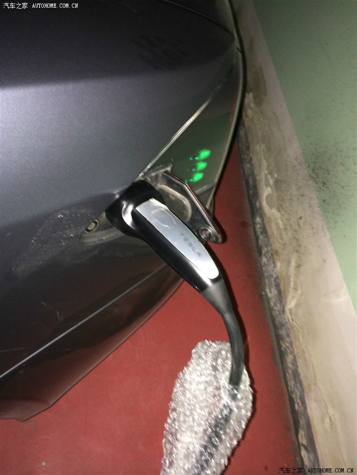 【图】特斯拉Model S 在我车库充电。_MODE