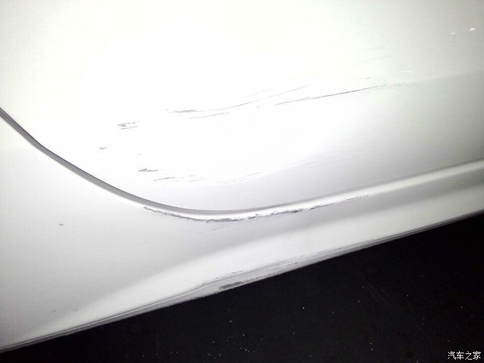 【图】车被刮了,怎么办?自己修还是报保险,求