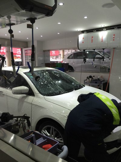 <em>越洗越白</em>,关键还是免费洗车,现在的洗车APP 真