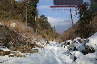 孟屯河谷,冬季吉姆尼玩雪的好去处~!