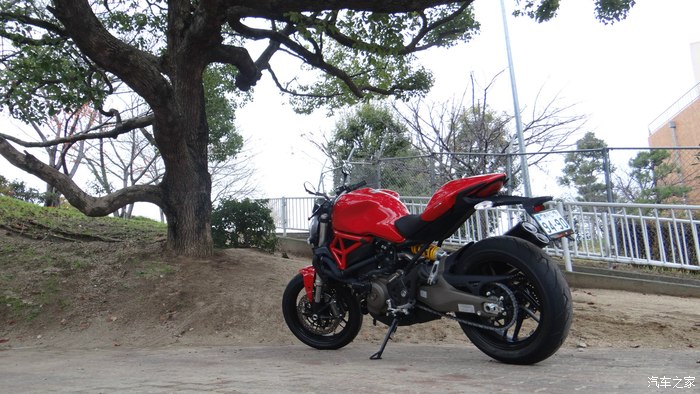 【图】少女到御姐的进化-杜卡迪M821评测