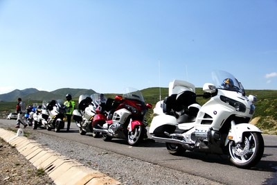 宝马k16本田gl1800庞巴迪骑行河北-月牙泉-祁连山-青海湖